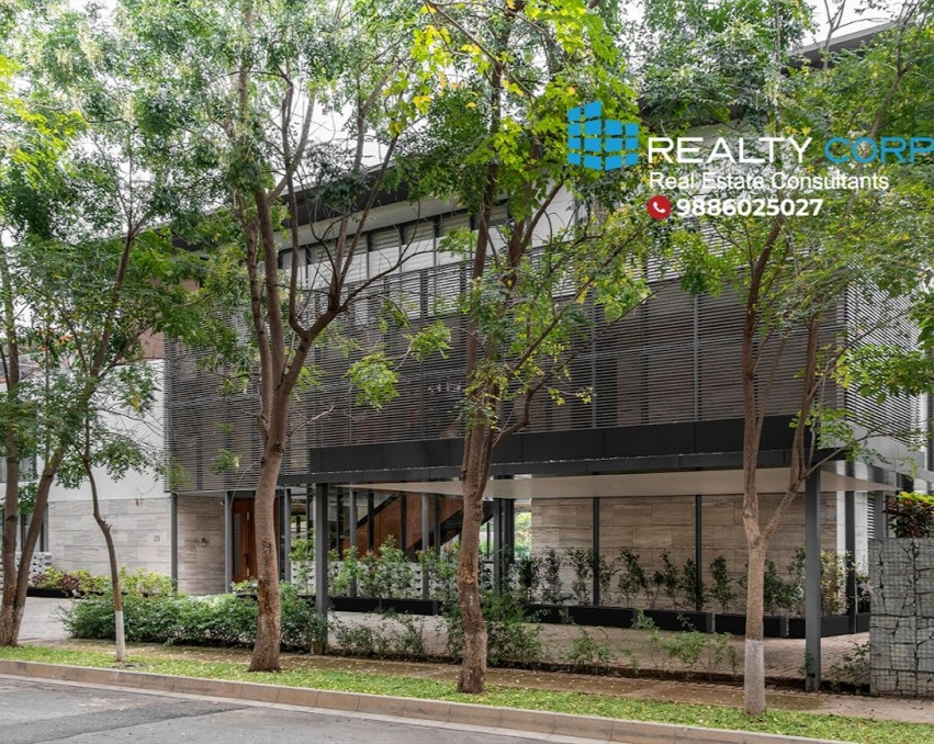 5BHK Villa For Sale In Embassy Boulevard